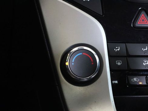 Used 2016 Chevrolet Cruze LS FWD image 31