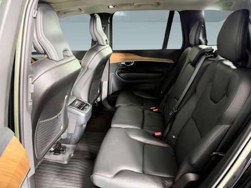 Used 2022 Volvo XC90 T6 Momentum w/ Advanced Package AWD/4WD image 13