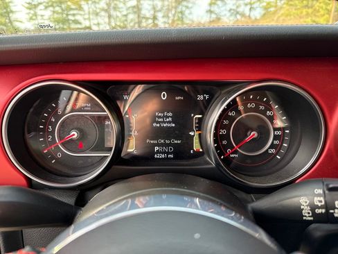 Used 2022 Jeep Wrangler Unlimited Rubicon w/ Xtreme Recon 35" Tire Package image 15