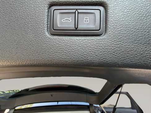 Used 2017 Audi Q7 3.0T Premium Plus w/ Premium Plus Package AWD/4WD image 23