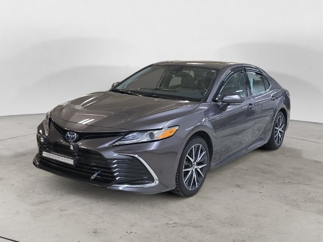 Used 2024 Toyota Camry XLE w/ Navigation Package FWD image 1