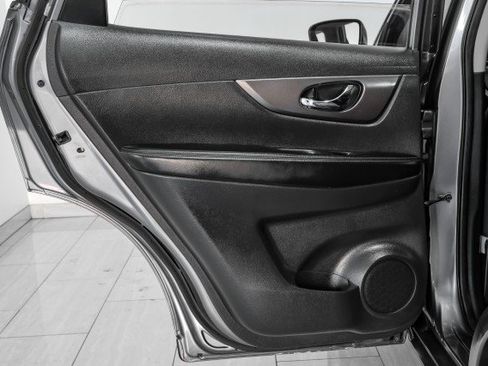 Used 2016 Nissan Rogue S AWD/4WD image 41