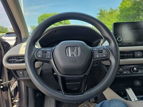 Certified 2024 Honda HR-V LX image 13
