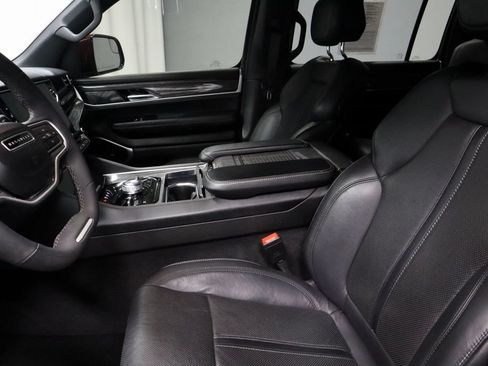Used 2022 Jeep Wagoneer Series III w/ Flexible Seating Group AWD/4WD image 24