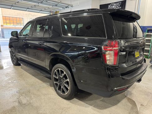 Used 2022 Chevrolet Suburban RST w/ Luxury Package AWD/4WD image 5