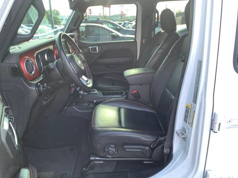 Used 2023 Jeep Wrangler Unlimited Rubicon AWD/4WD image 15