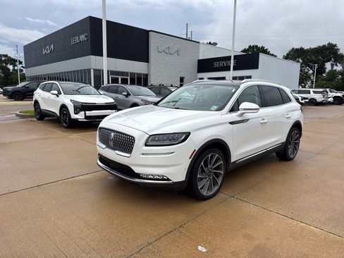 Used 2022 Lincoln Nautilus Reserve w/ Equipment Group 202A AWD/4WD image 3