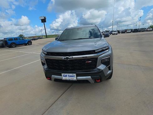 Used 2024 Chevrolet Traverse Z71 w/ LPO, Floor Liner Package AWD/4WD image 2