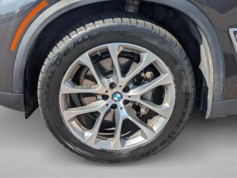 Used 2022 BMW X5 xDrive40i w/ Premium Package image 26