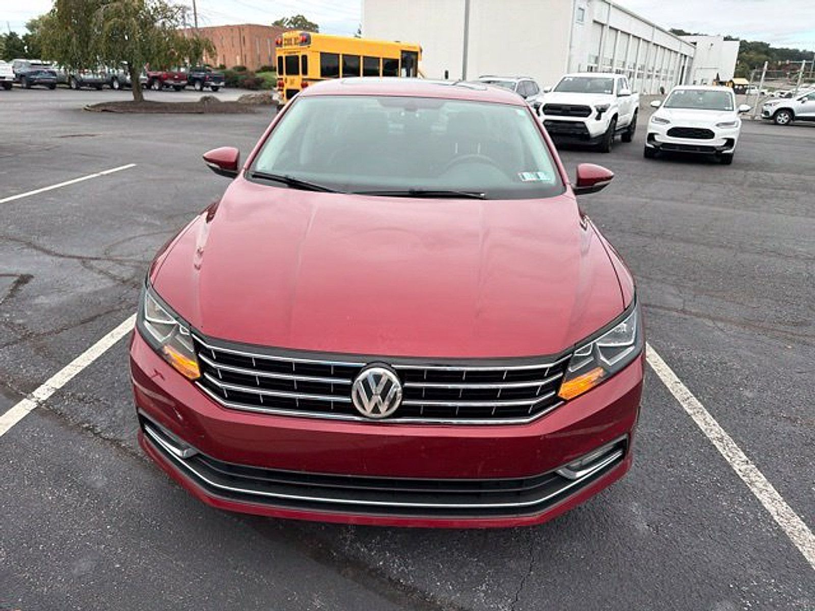 Used 2016 Volkswagen Passat 1.8T SE FWD image 2