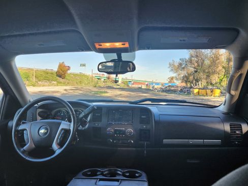 Used 2013 Chevrolet Silverado 1500 LT image 24