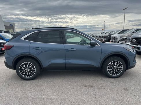 New 2026 Ford Escape Base image 9