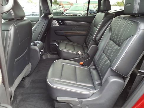 Used 2025 Buick Enclave Avenir w/ Super Cruise Package image 6