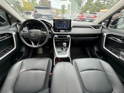 Used 2022 Toyota RAV4 XLE Premium AWD/4WD image 14