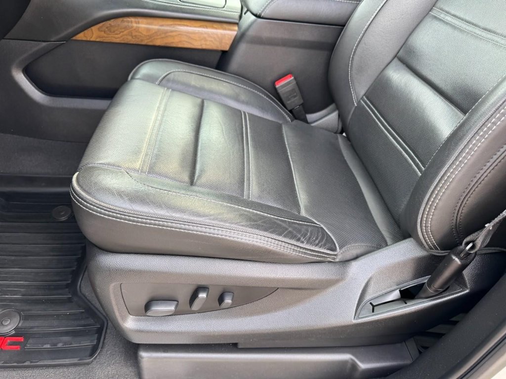 Used 2020 GMC Yukon Denali w/ Denali Ultimate Package RWD image 16
