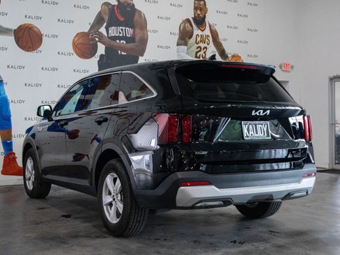 Used 2025 Kia Sorento LX FWD image 21