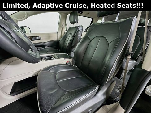 Used 2024 Chrysler Pacifica Limited image 22