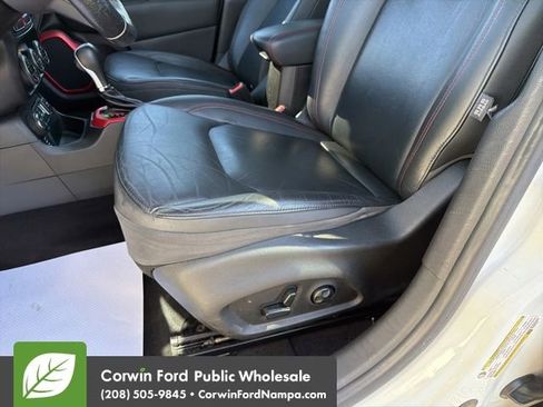 Used 2015 Jeep Renegade Trailhawk w/ Premium Leather Group AWD/4WD image 26