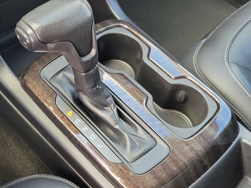 Used 2017 GMC Canyon SLT w/ Driver Alert Package image 25