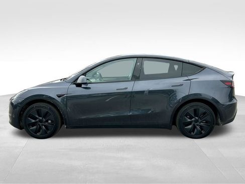 Used 2025 Tesla Model Y Long Range RWD image 8