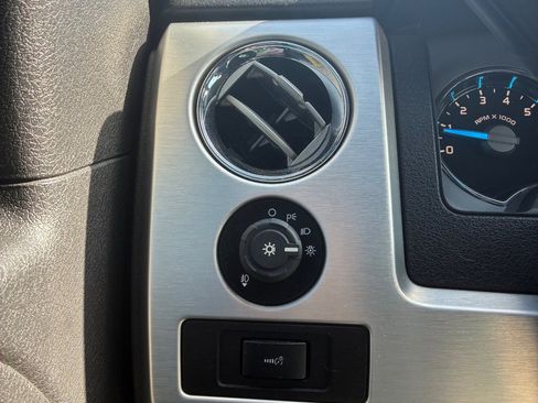 Used 2014 Ford F150 Platinum image 12