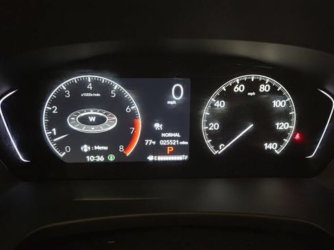 Used 2025 Honda Pilot Touring image 10
