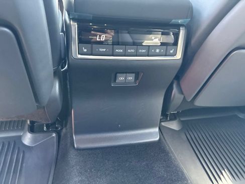 Used 2024 Lexus GX 550 w/ Accessory Package (Z1) AWD/4WD image 20