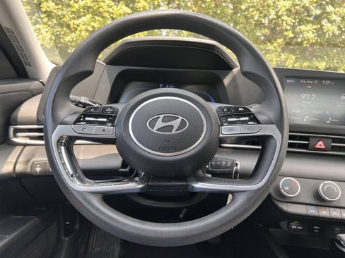 Used 2024 Hyundai Elantra SE FWD image 24