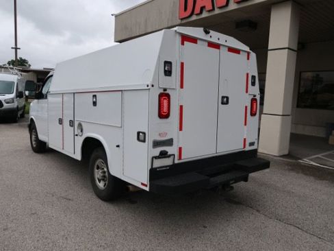 Used 2020 Chevrolet Express 3500 w/ Power Convenience Package RWD image 6