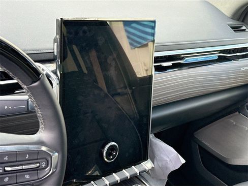 New 2024 GMC Sierra EV Denali image 7