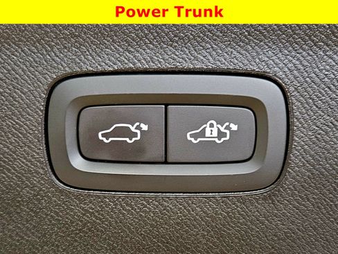 Used 2024 Volvo XC90 T8 Ultimate w/ Protection Package Premier image 35