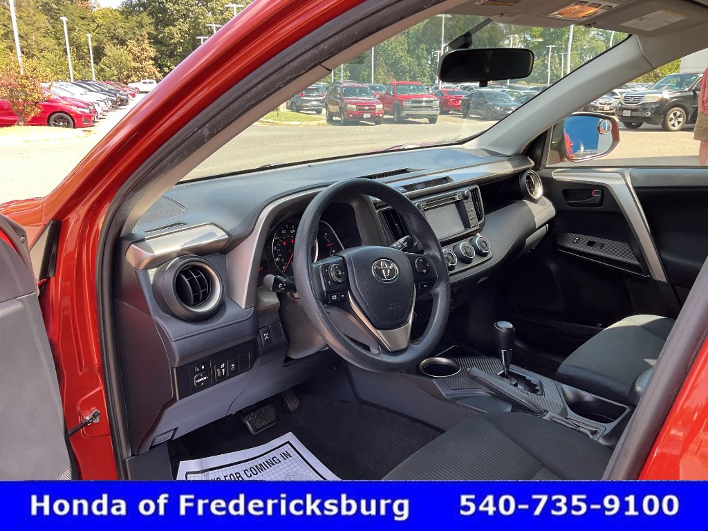 Used 2015 Toyota RAV4 LE AWD/4WD image 28