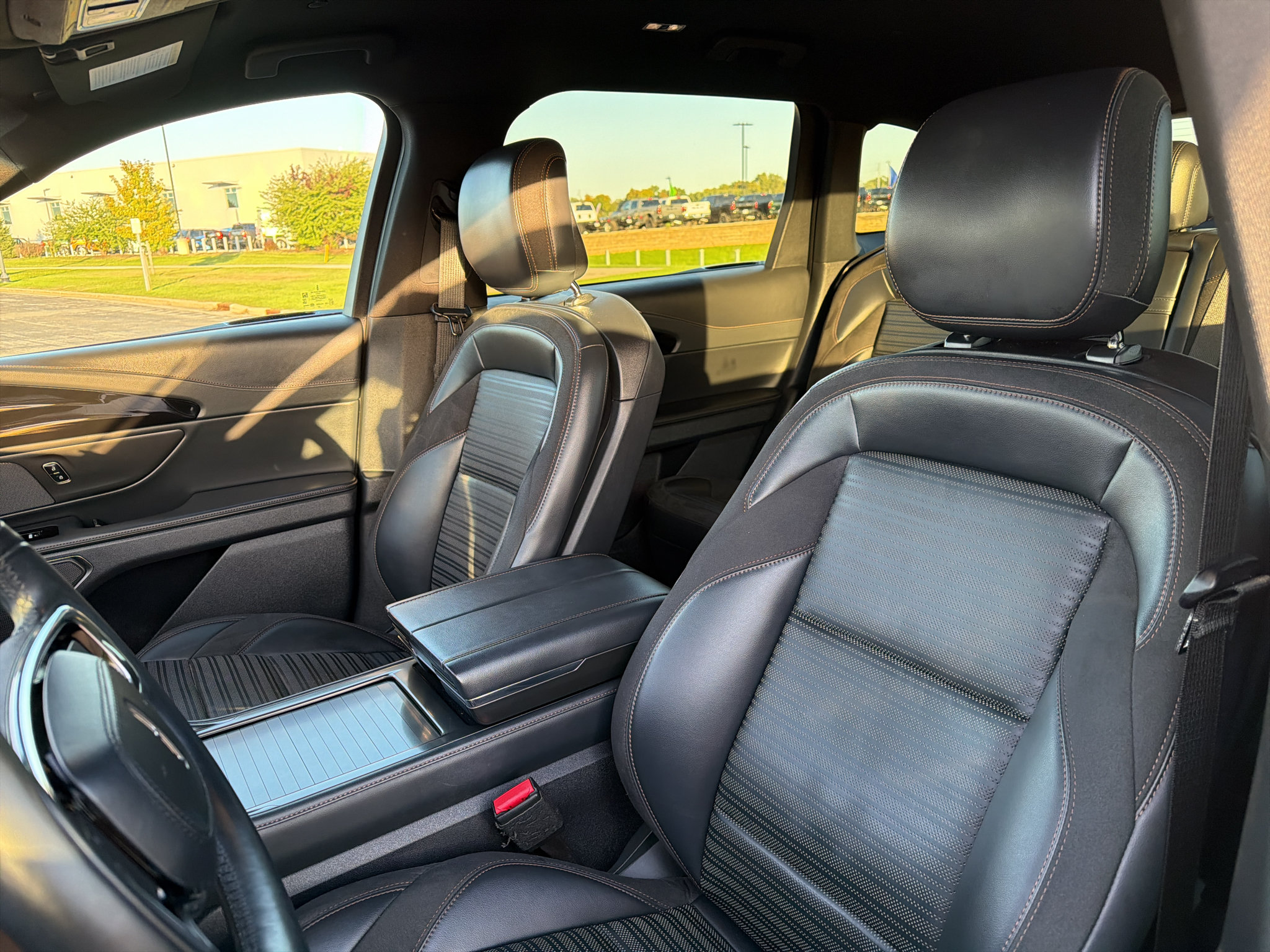 Used 2024 Lincoln Nautilus Reserve w/ Jet Appearance Package (87T) AWD/4WD image 16