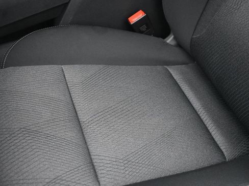 Used 2024 Nissan Rogue SV image 11