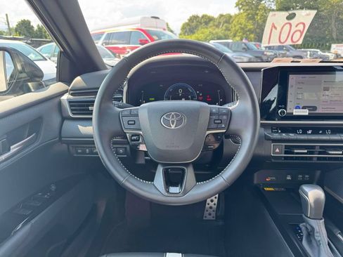 Used 2025 Toyota Camry SE AWD/4WD image 22
