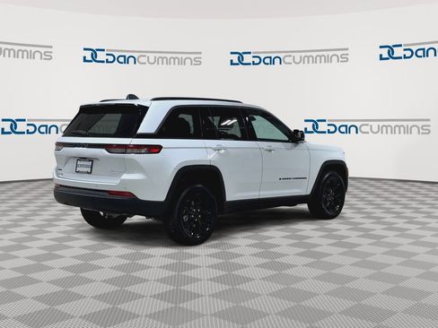 New 2026 Jeep Grand Cherokee Altitude AWD/4WD image 8