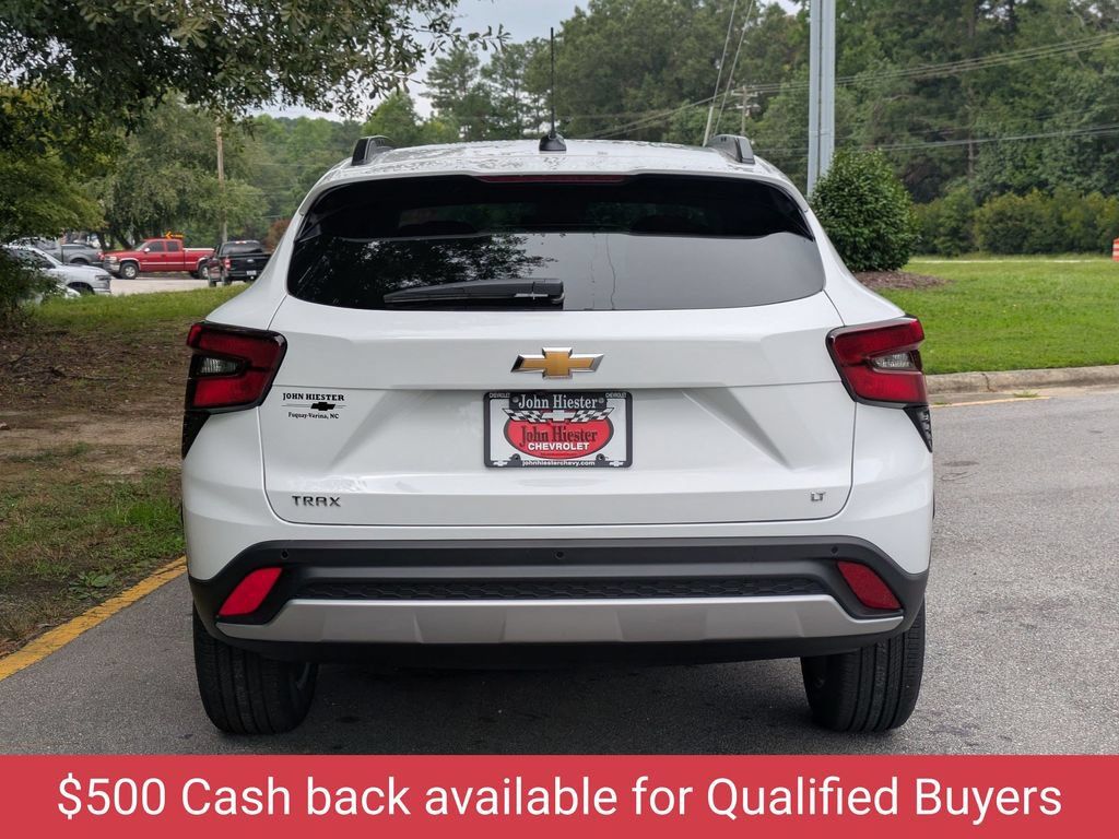 New 2026 Chevrolet Trax LT w/ Driver Confidence Package FWD image 3