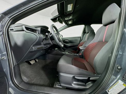 Certified 2025 Toyota Corolla SE FWD image 19