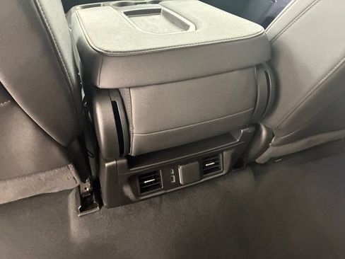 Used 2026 GMC Sierra 1500 SLT AWD/4WD image 19