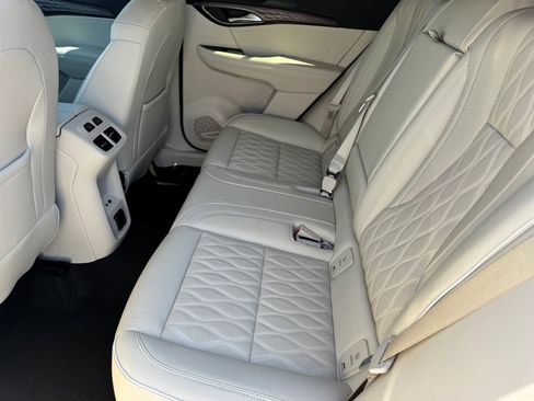 Used 2022 Buick Envision Avenir w/ Technology Package II image 14