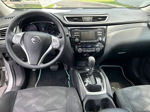 Used 2016 Nissan Rogue SV FWD image 11