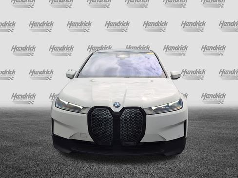 Used 2022 BMW iX xDrive50 AWD/4WD image 3