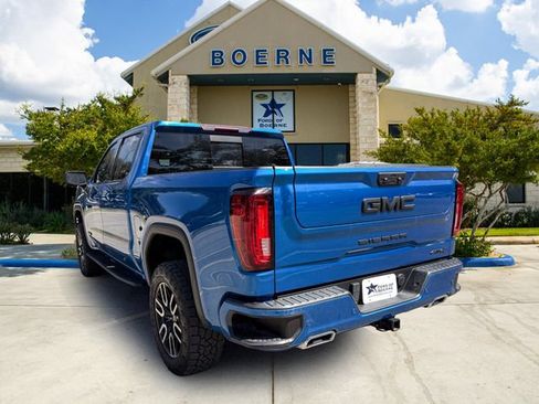 Used 2023 GMC Sierra 1500 AT4 w/ AT4 Premium Package AWD/4WD image 3