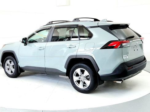 Used 2022 Toyota RAV4 XLE w/ Convenience Package AWD/4WD image 4