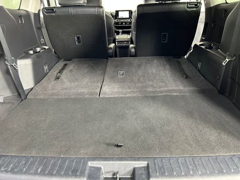 Used 2024 Toyota Highlander LE image 22