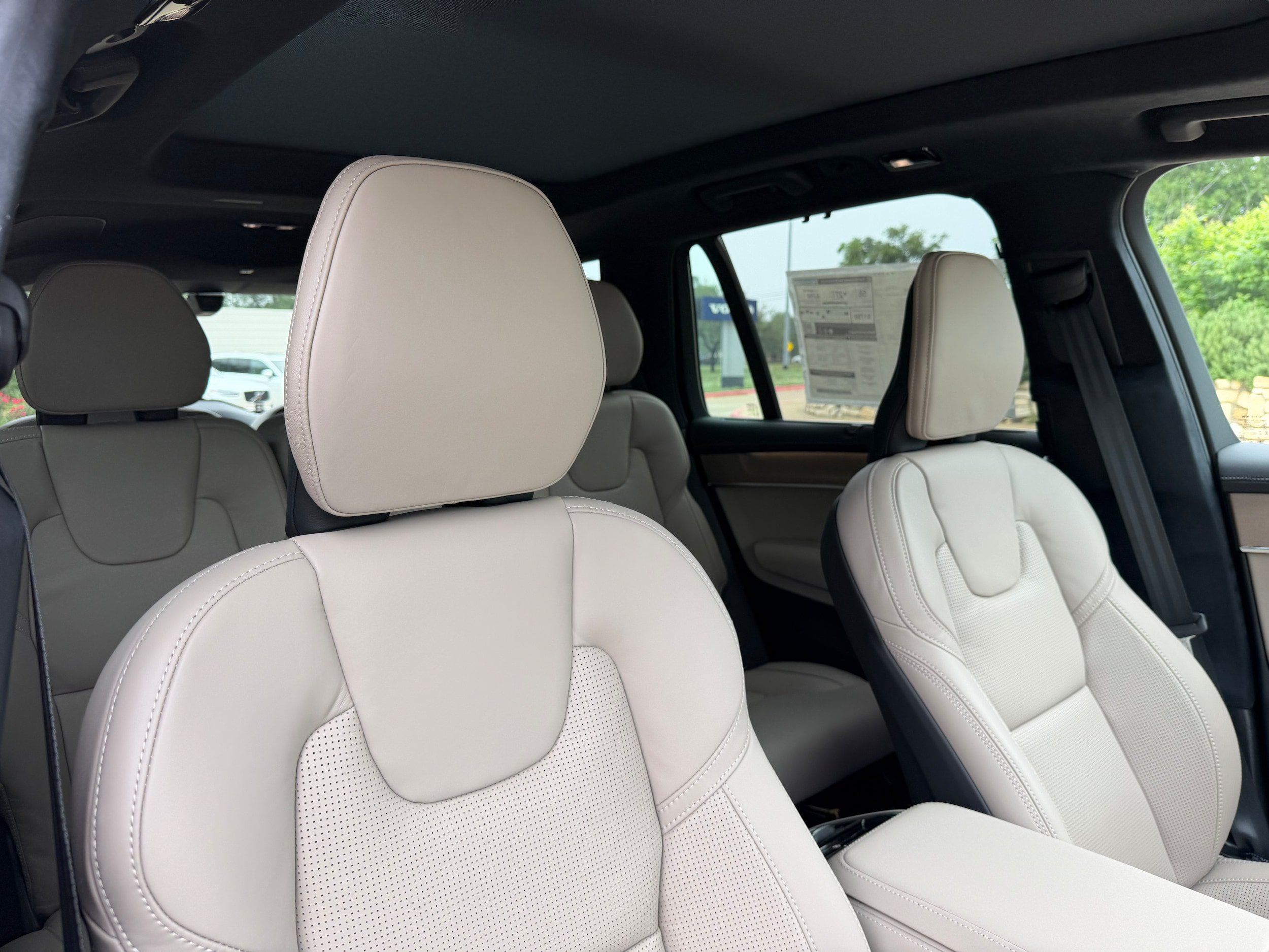 New 2026 Volvo XC90 T8 Ultra w/ Lounge Package AWD/4WD image 9