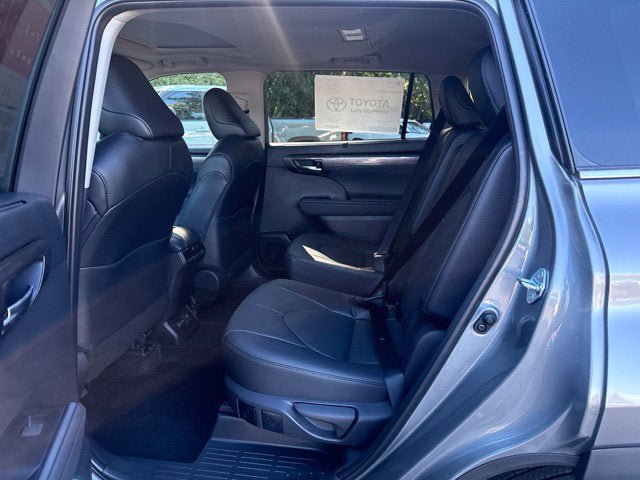 New 2026 Toyota Highlander Limited AWD/4WD image 4