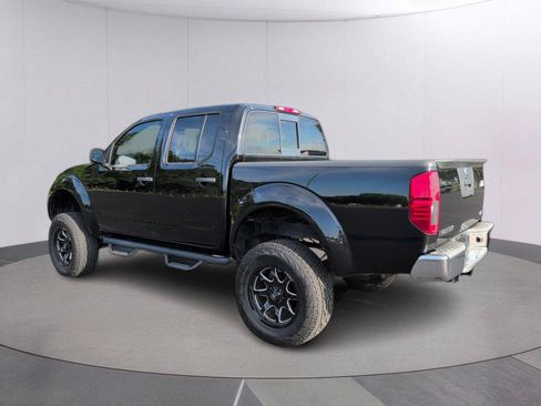 Used 2017 Nissan Frontier SV AWD/4WD image 5