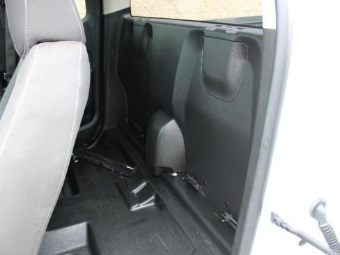 Used 2022 Chevrolet Colorado LT w/ Fleet Safety Package RWD image 10