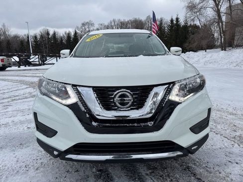 Used 2018 Nissan Rogue S image 2